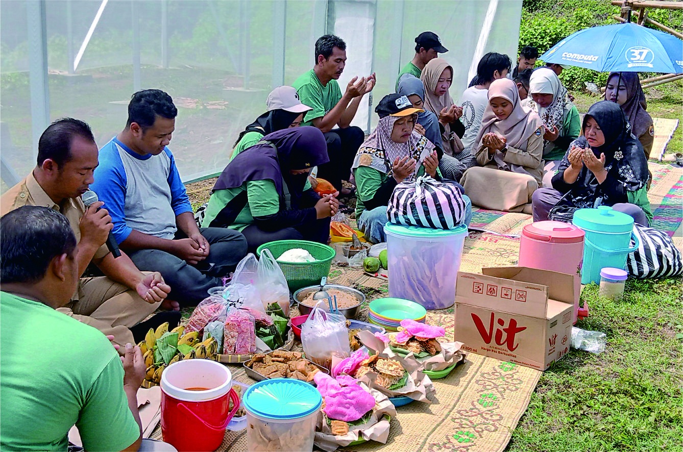 Kenduri Selamatan Kebun Bibit Desa Kenduri Selamatan Kebun Bibit Desa