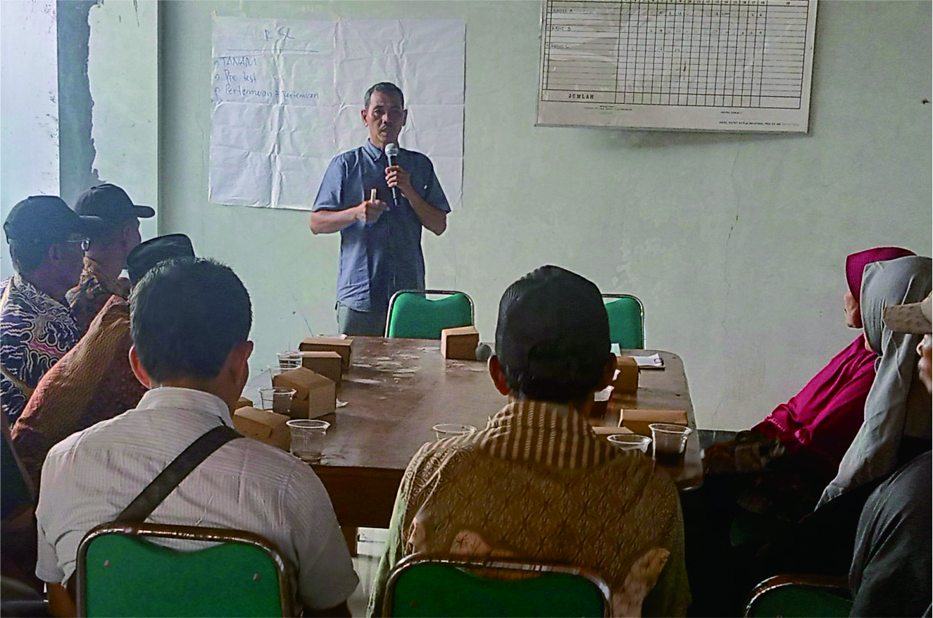 Merumuskan Kesepakatan Sekolah Lapang Budaya Tanam Padi