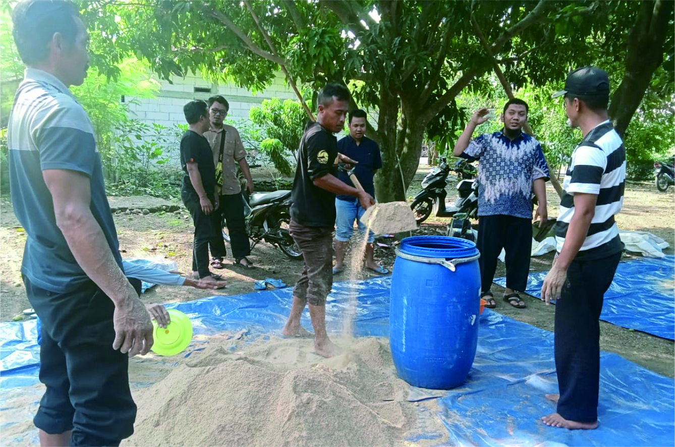 Praktek Pembuatan Konsentrat Pakan Sapi