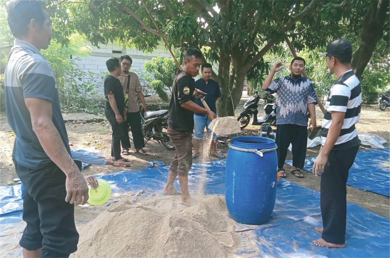 Praktek Pembuatan Konsentrat Pakan Sapi