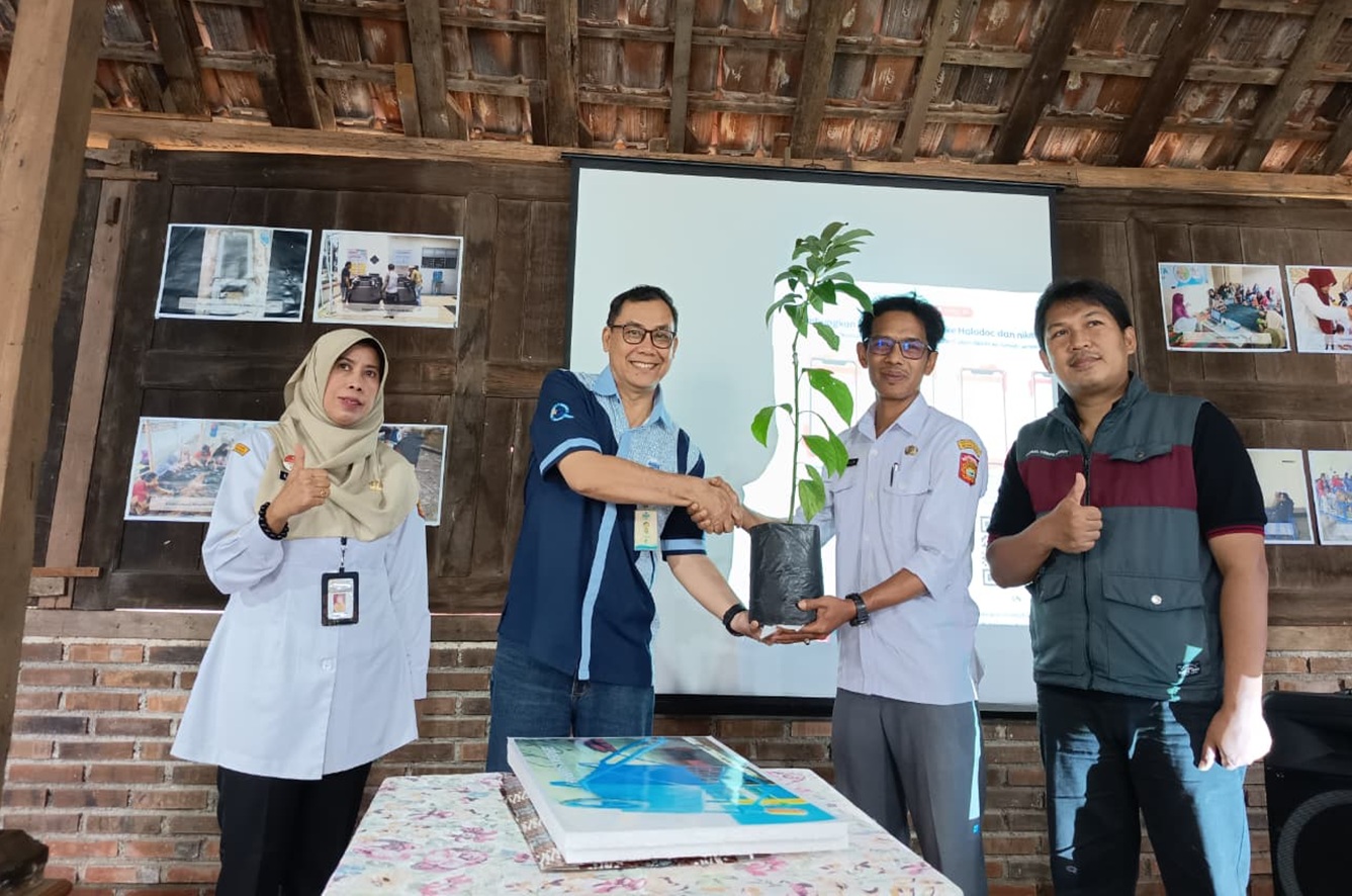 Sinergi Konservasi Wonosobo: PT TIV Serahkan Pembayaran Jasa Lingkungan ke Desa Kuripan, Targetkan 30 Ribu Pohon!