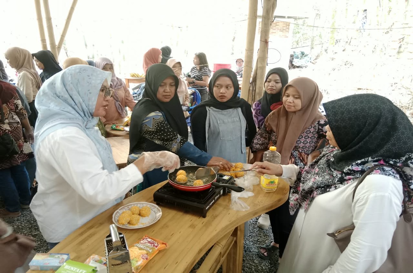 Belajar Mengolah Kimpul, KUPS Desa Banyurip Tingkatkan Kapasitas Pengembangan Hasil Hutan Bukan Kayu